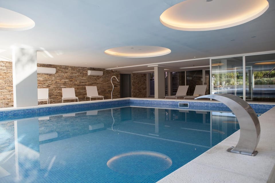 Swimming pool, Swimming pool