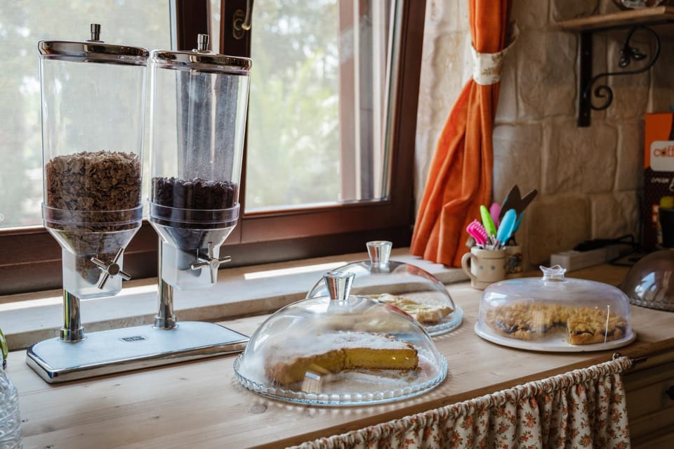 Food and drinks, Food, Breakfast, Continental breakfast, Buffet breakfast