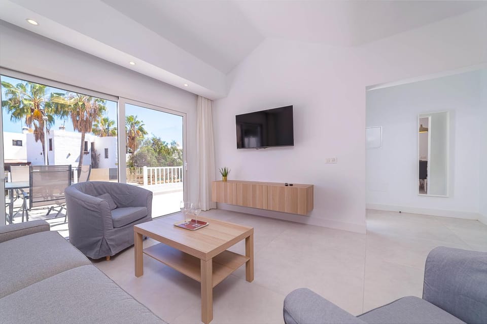 TV and multimedia, Balcony/Terrace, Living room