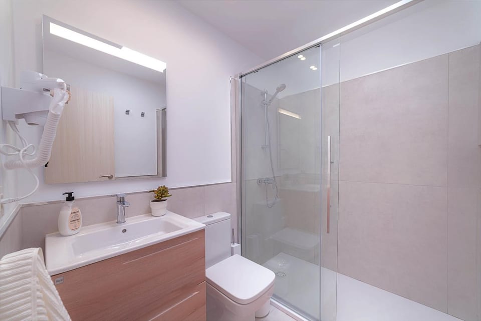 Shower, Bathroom