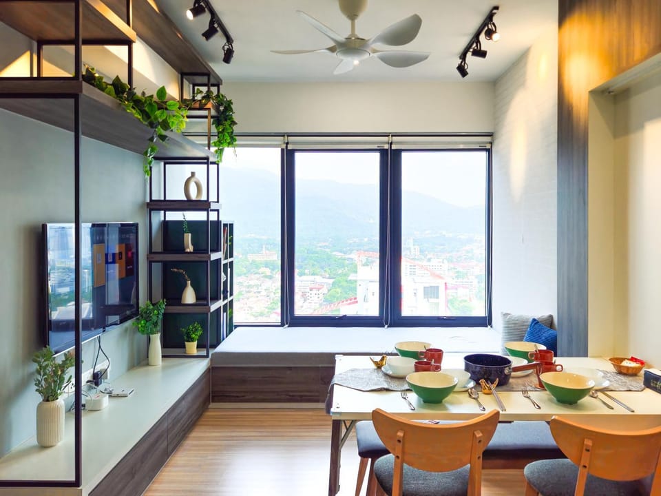 Living room, Seating area, Dining area