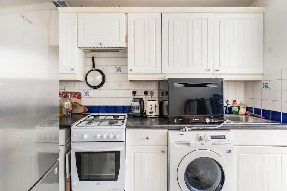 dishwasher, stove, washing machine, dryer, kitchen
