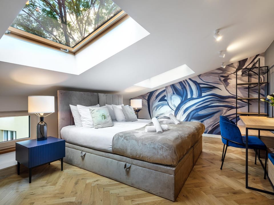 Bed, Other, Seating area, Bedroom, towels