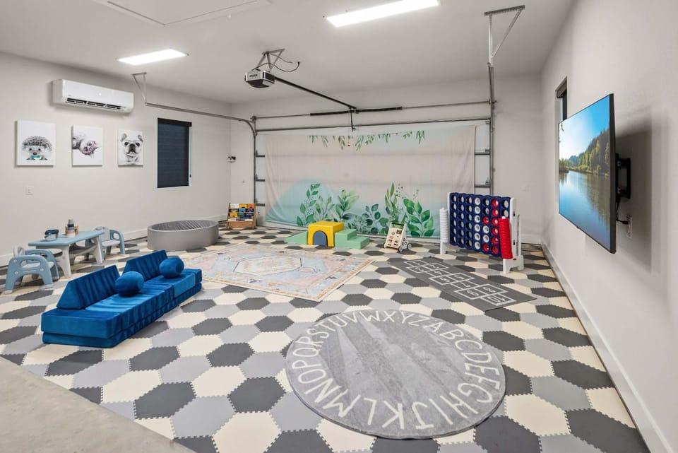 The Enclave New Listing Concierge Services House in Kingsland