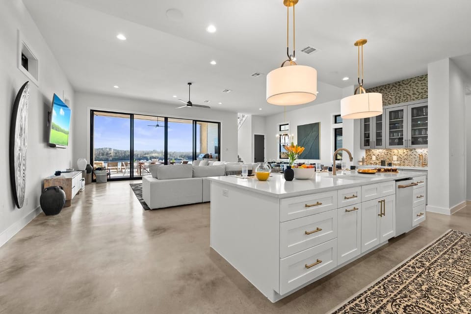 The Enclave New Listing Concierge Services House in Kingsland