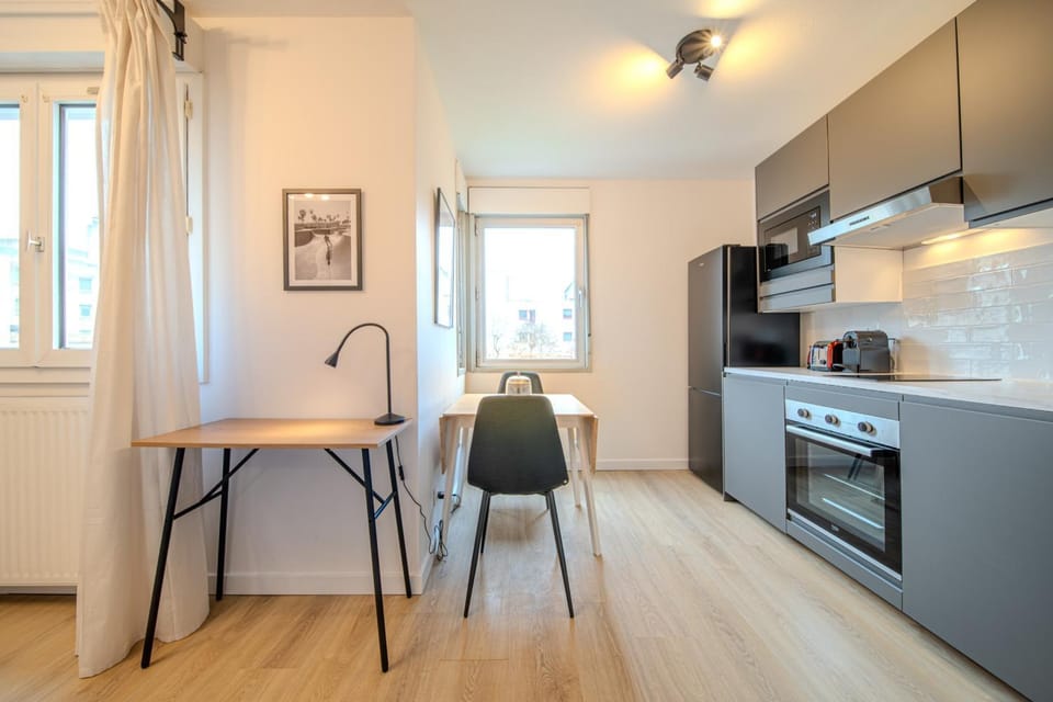 Charmant 4 pers Halle Tony Garnier Apartment in Lyon