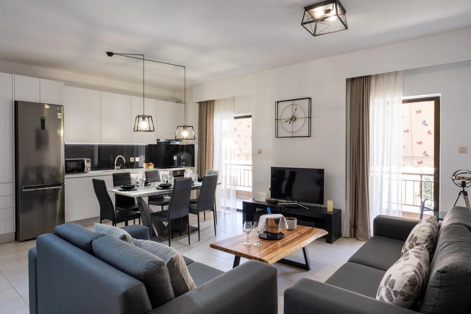 TV and multimedia, Kitchen or kitchenette, Living room, Seating area, Dining area, oven