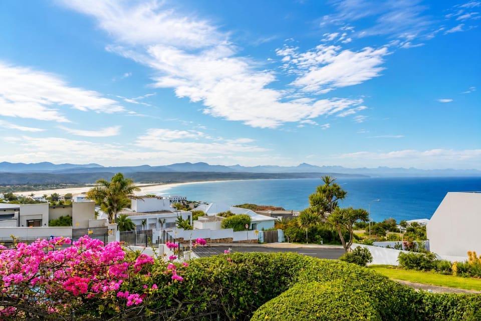 Nearby landmark, Spring, Day, Natural landscape, Mountain view, Sea view