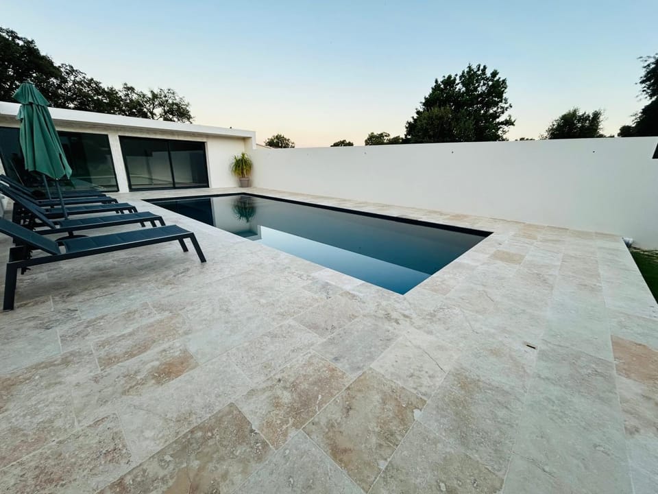 Villa Climatisée avec Piscine partagée , Terrasse et Parking House in Ghisonaccia