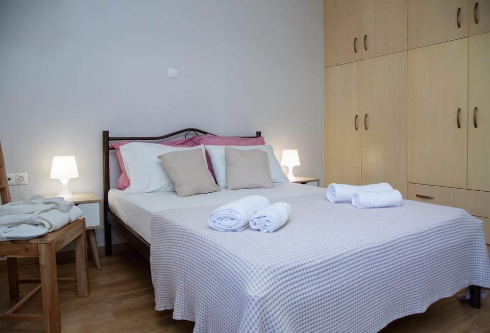 Bed, Photo of the whole room, Bedroom, towels, wardrobe
