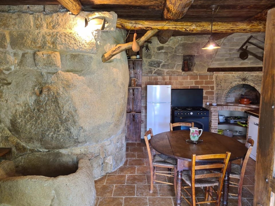 BERGERIE DE 1770 AVEC PISCINE House in Corsica