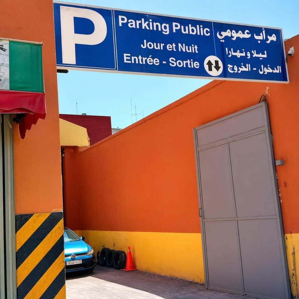 Plage, centre-ville et commerces à pied, Appartement cosy tout confort avec Wi-Fi haut débit, Netflix et climatisation Apartment in Casablanca-Settat