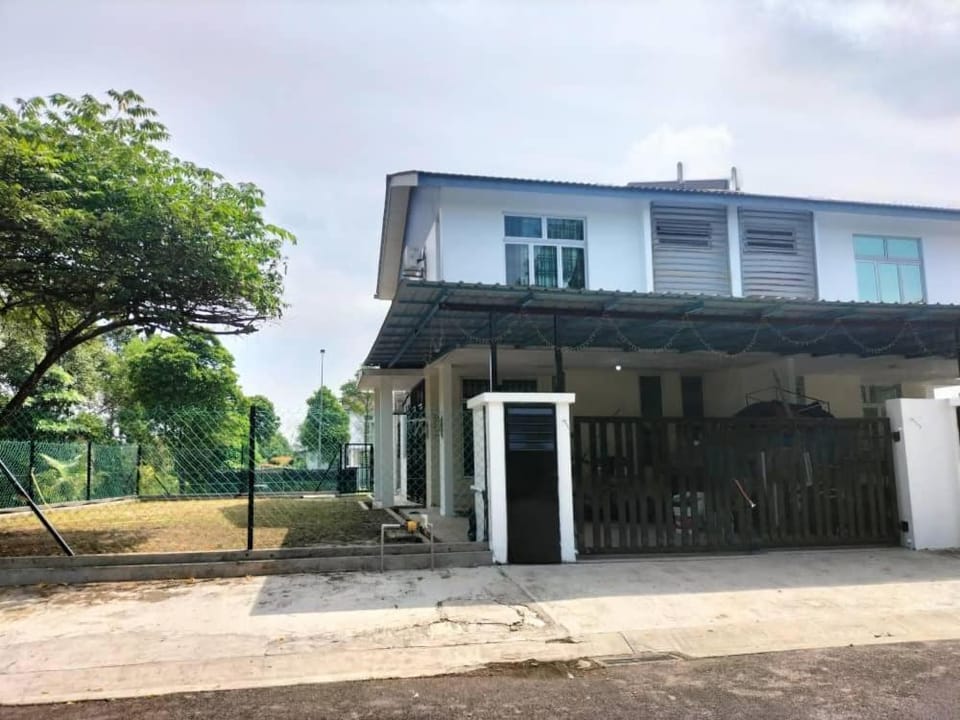 IRIS 31 Corner Lot Near Legoland JDT UTM Malay Only House in Johor Bahru