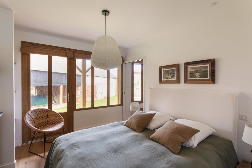 Bed, Photo of the whole room