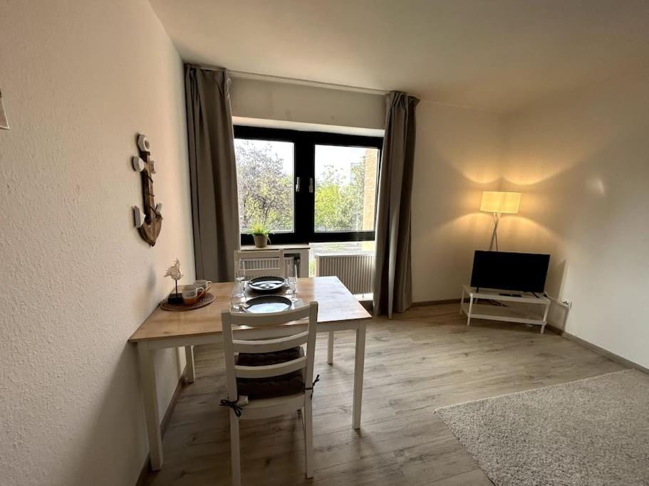 Living room, Seating area, Dining area, hair dresser