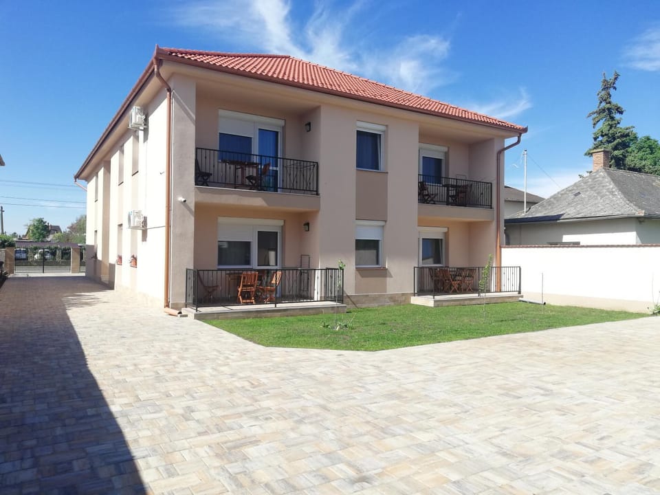 Property building, Balcony/Terrace