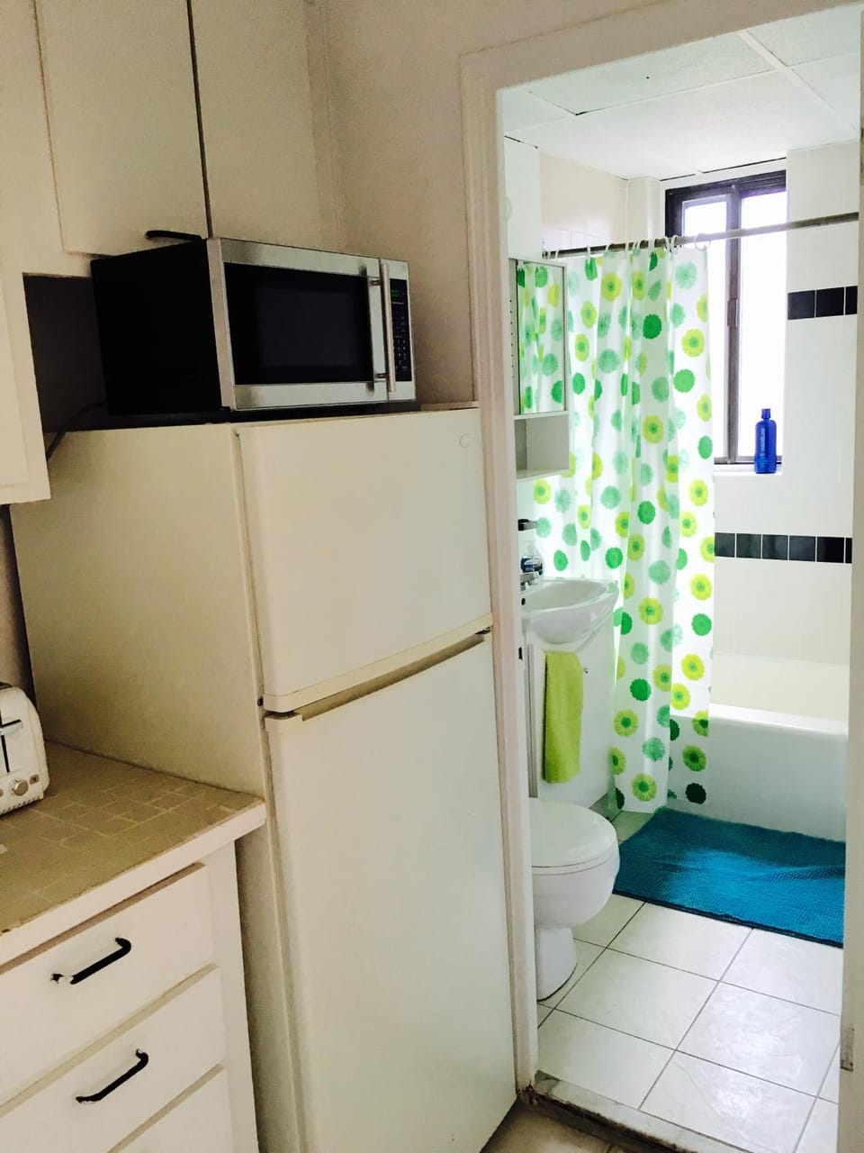 Bathroom, Kitchen or kitchenette, minibar