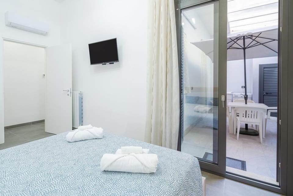 Property building, Living room, Bedroom
