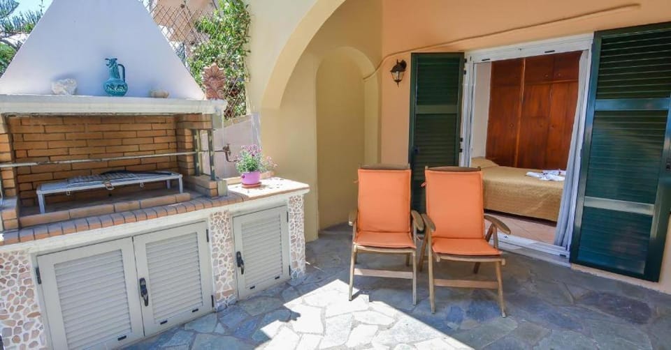 BBQ facilities, View (from property/room), Balcony/Terrace, Dining area