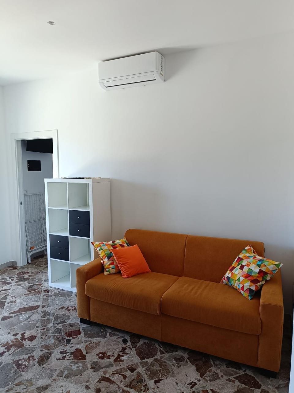 Sea side apartment with balcony and private park Apartment in Via Fiume