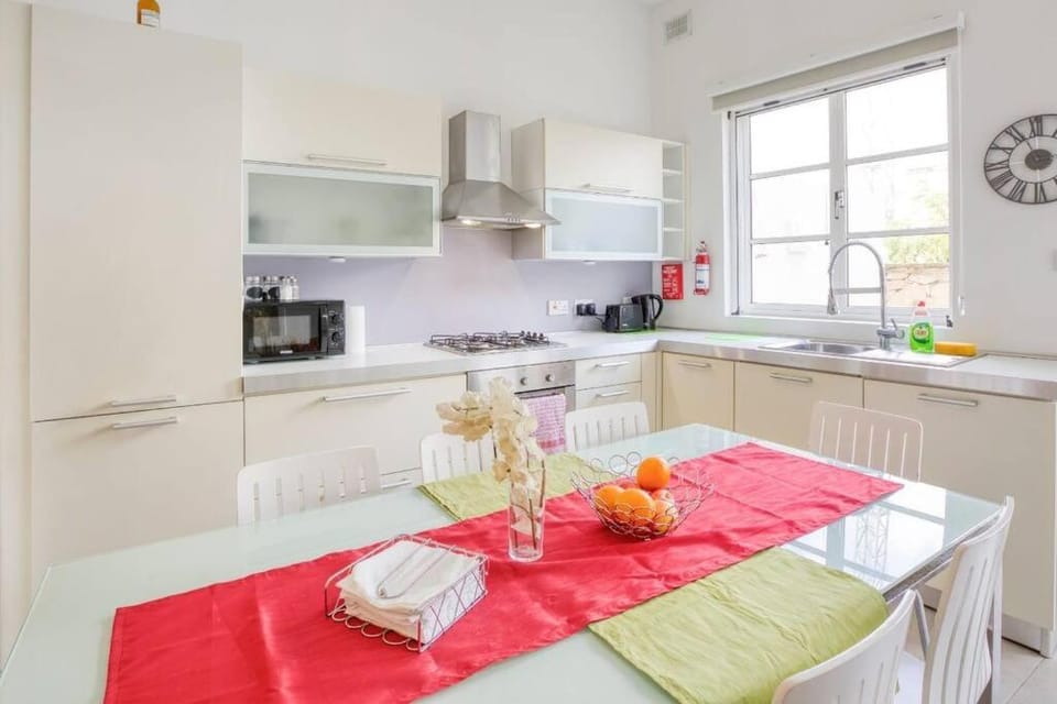 Bright & Airy St. Julian's flat Apartment in Sliema