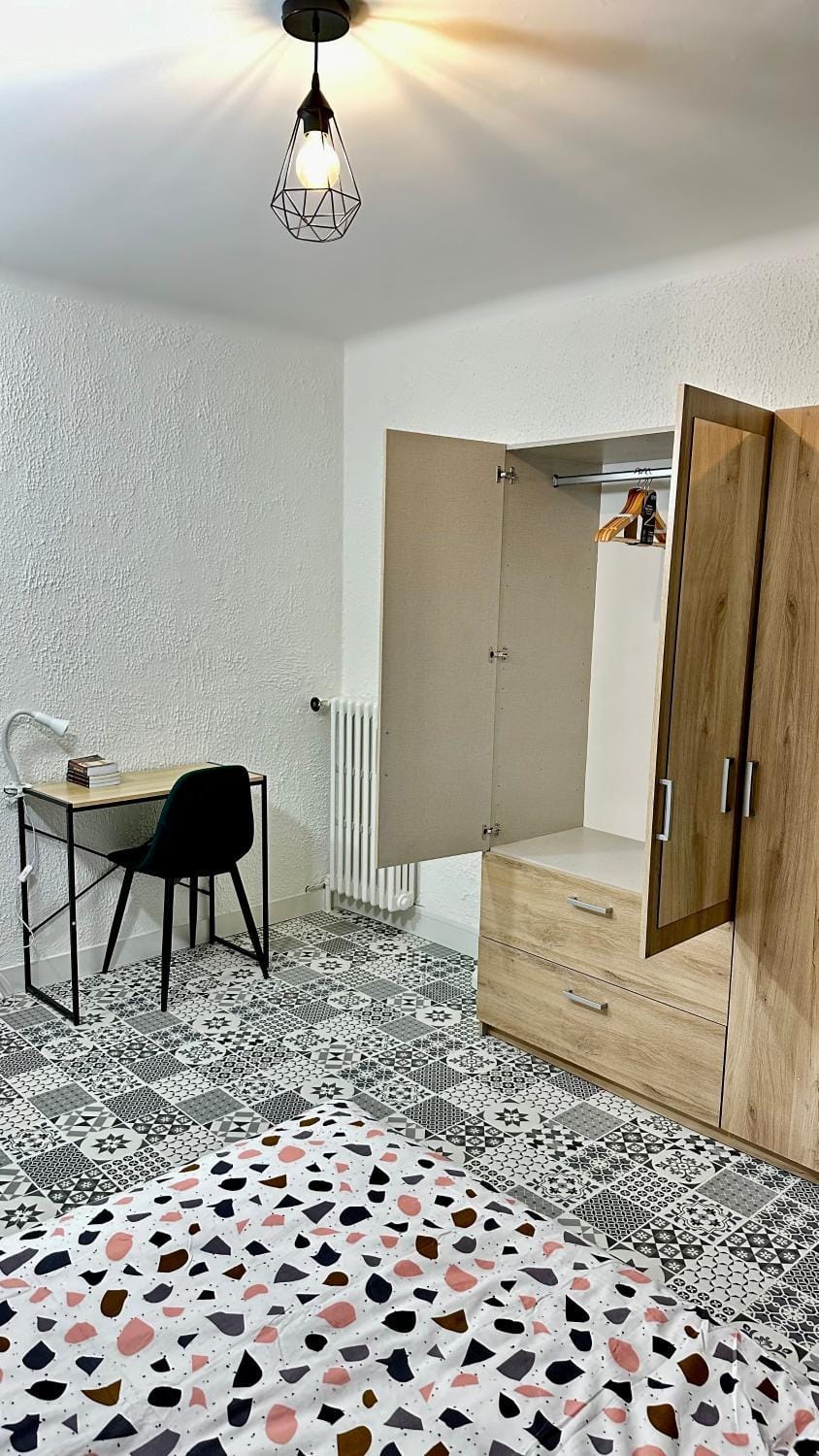 Bed, Photo of the whole room, Bedroom, wardrobe