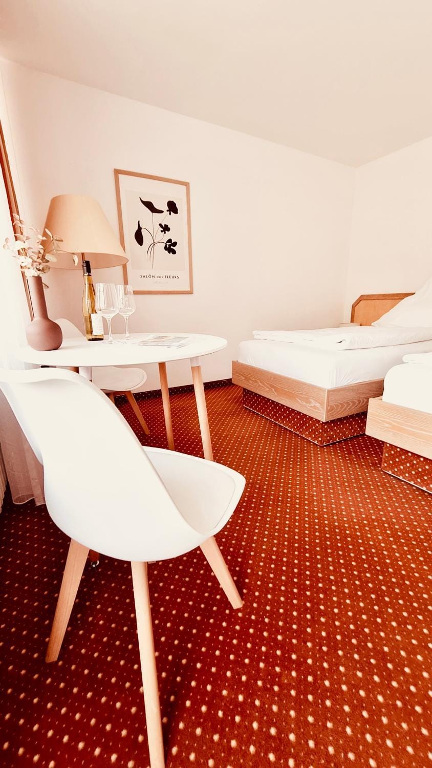 Living room, room service