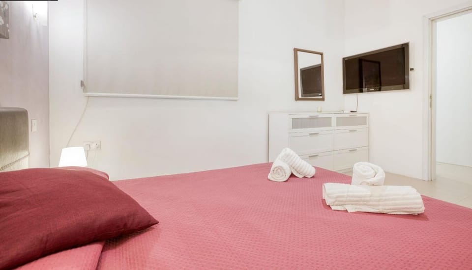Comfort Double Room St. Julian's Bed and Breakfast in Sliema