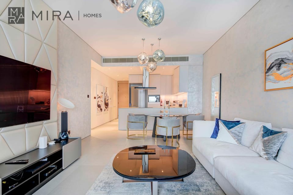 TV and multimedia, Kitchen or kitchenette, Living room, Seating area, Dining area