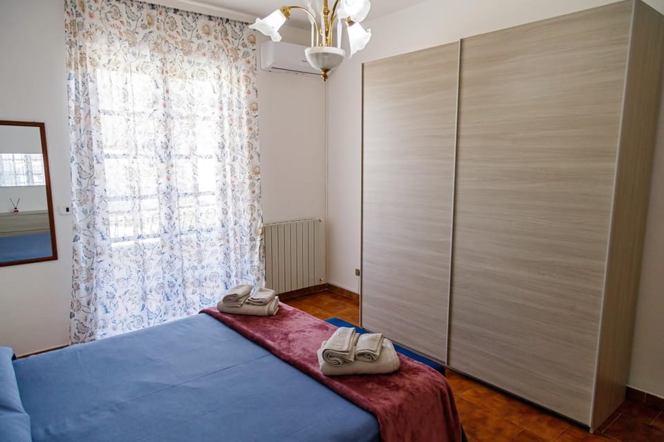 Balcony/Terrace, Bedroom, wardrobe, air conditioner