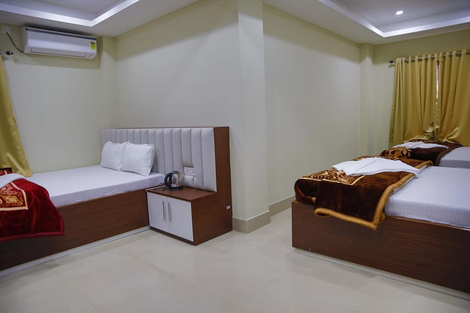 Bed, Photo of the whole room, air conditioner