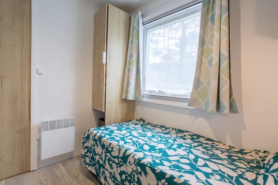 Property building, Living room, Bedroom