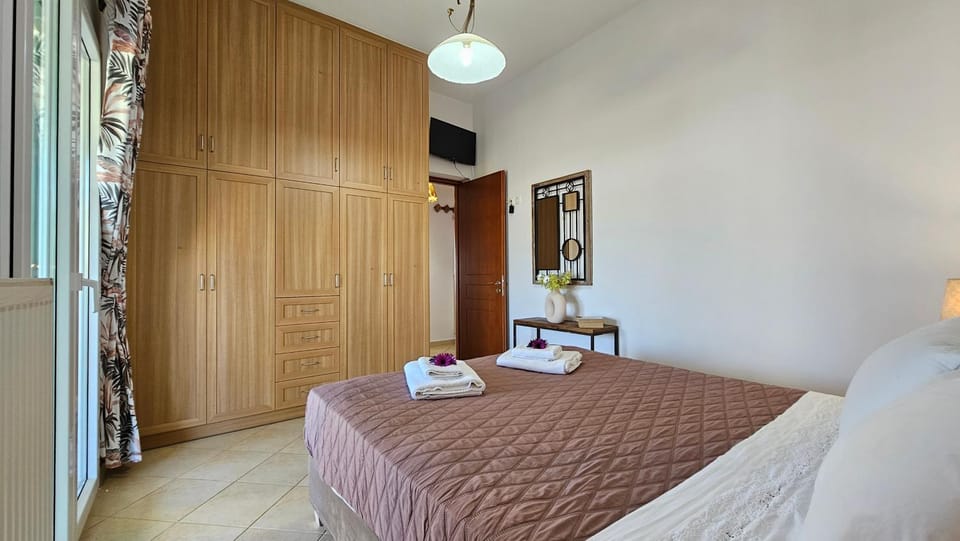 Bed, Bedroom, wardrobe