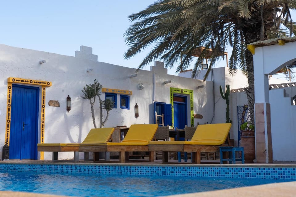 Swimming pool, sunbed