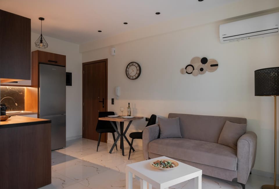 TV and multimedia, Kitchen or kitchenette, Living room, Seating area, Dining area, minibar, air conditioner