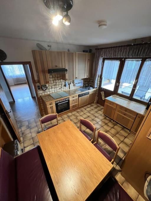 Kitchen or kitchenette, Seating area, Dining area, pet friendly, stove