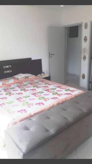 Casa Stella Maris 1/4 suíte a poucos minutos da praia e bem localizado na área central do bairro Apartment in Salvador