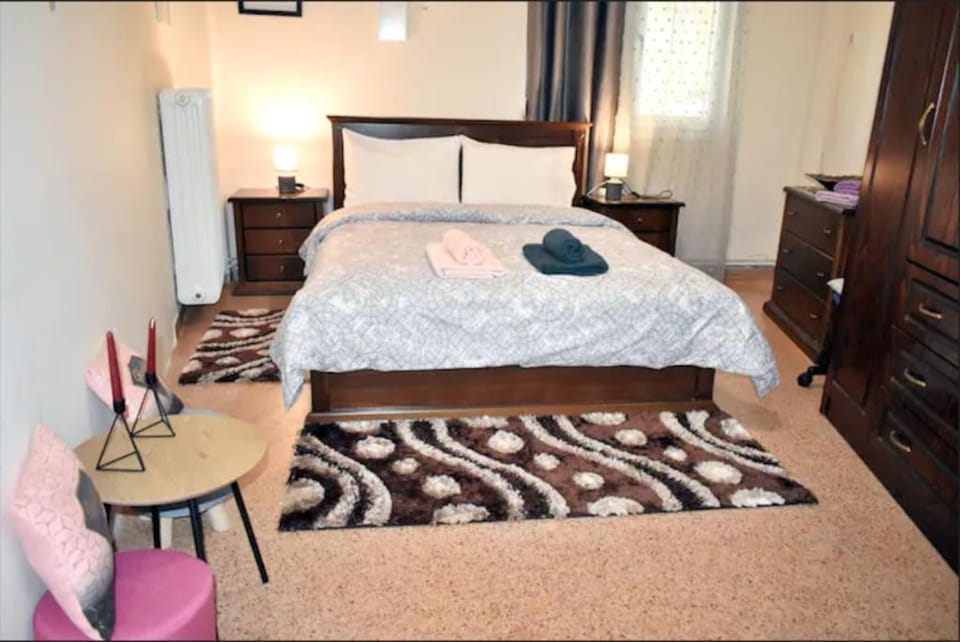 Bed, Bedroom