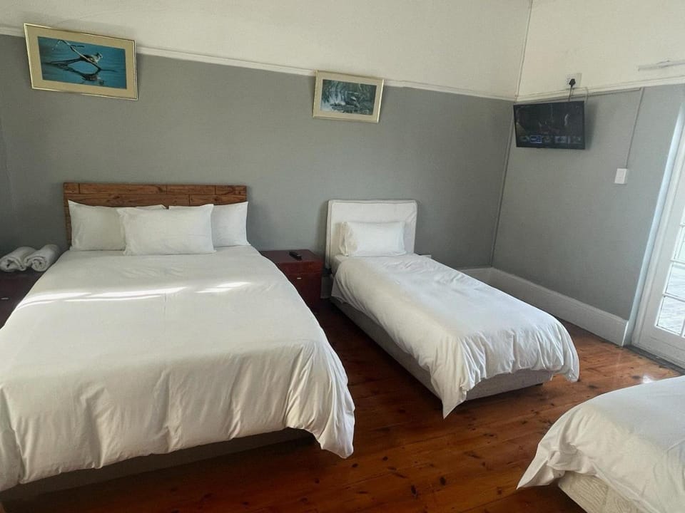 TV and multimedia, Photo of the whole room, Bedroom