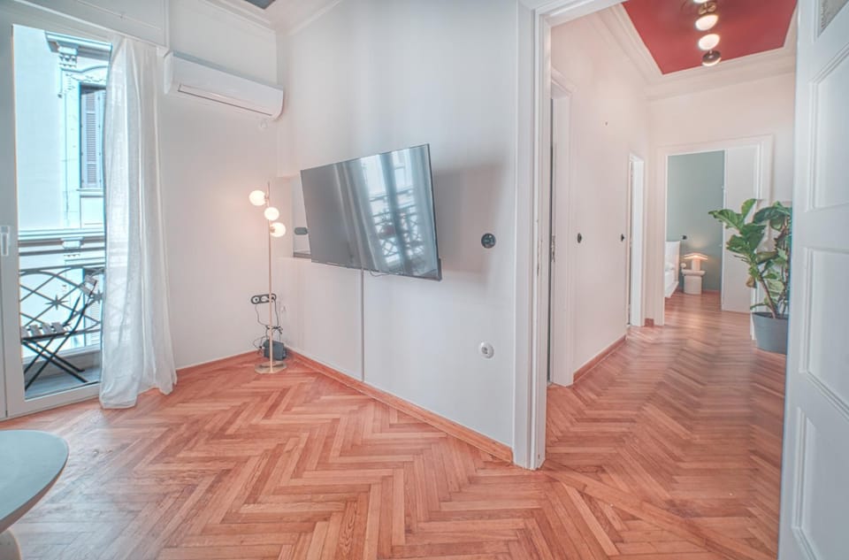 TV and multimedia, air conditioner