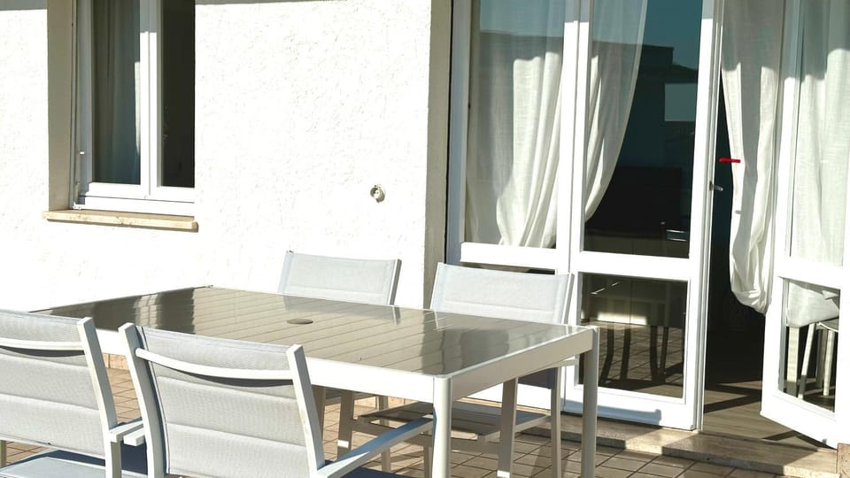 Marcelli, trilocale ristrutturato con terrazzo vista mare Apartment in Marcelli