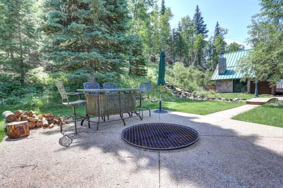 Bear Butte Gulch Lodge House in North Lawrence