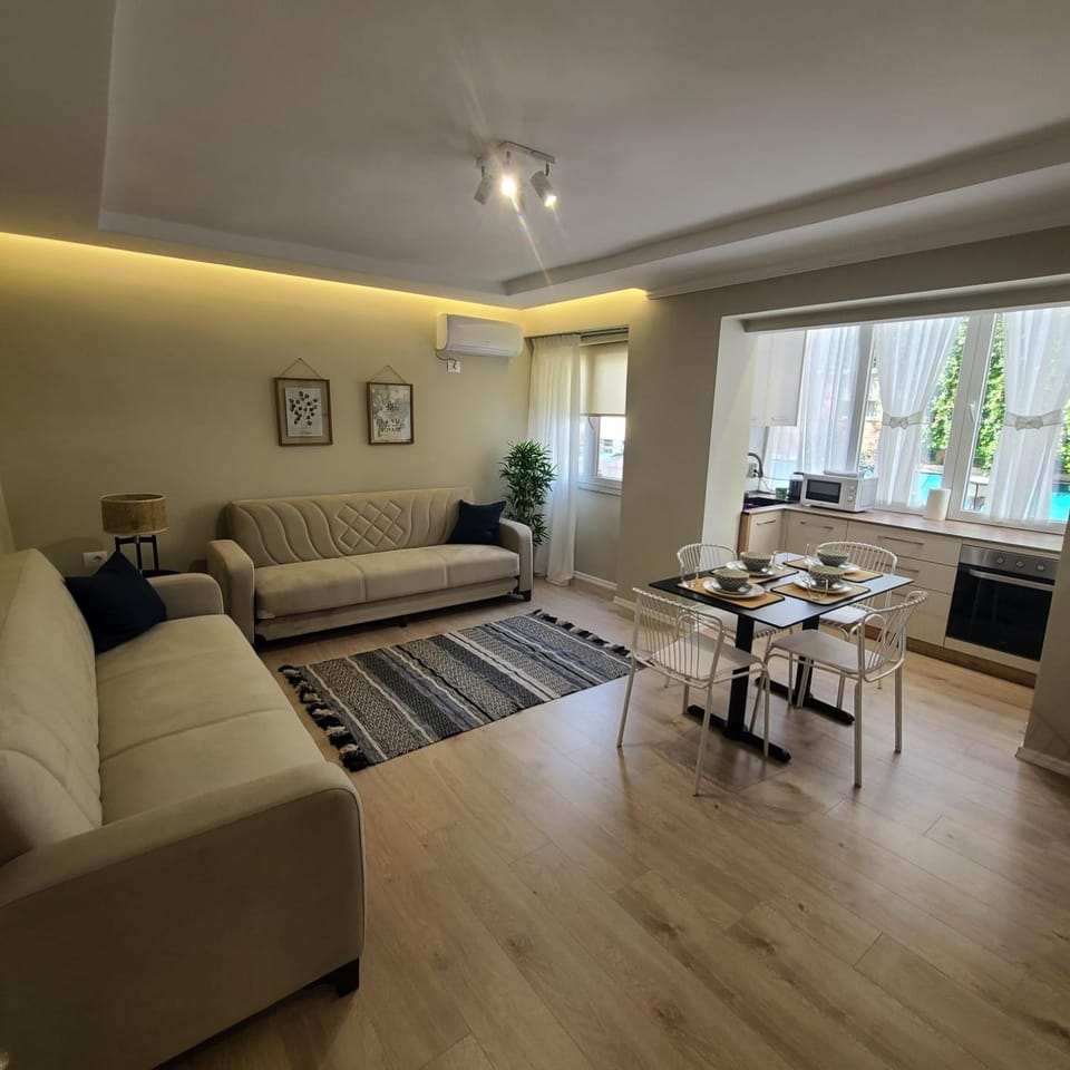 Living room, Seating area, Dining area, kitchen