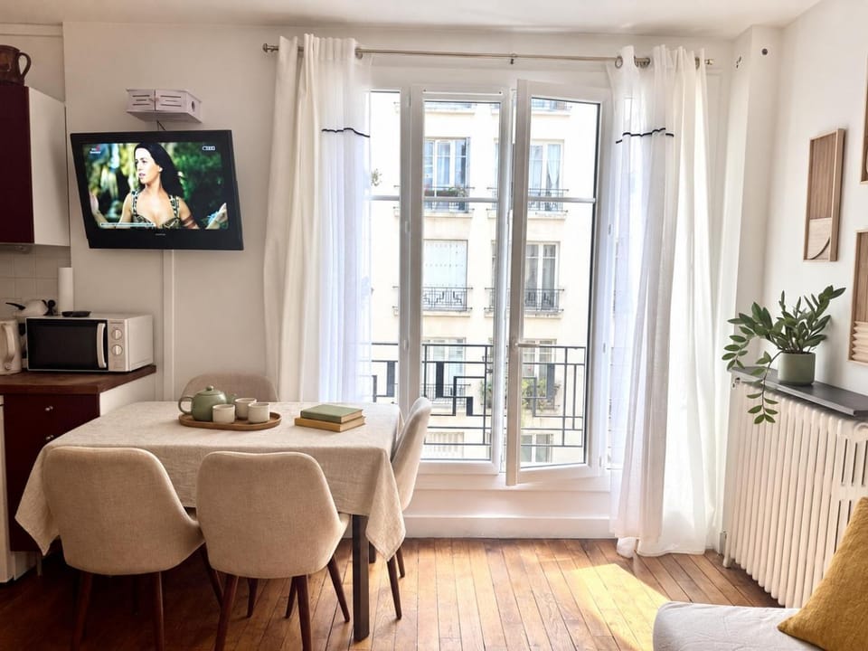 Le Brighton de la Bastille - Trendy Apartment in Vibrant 11ème Apartment in Paris