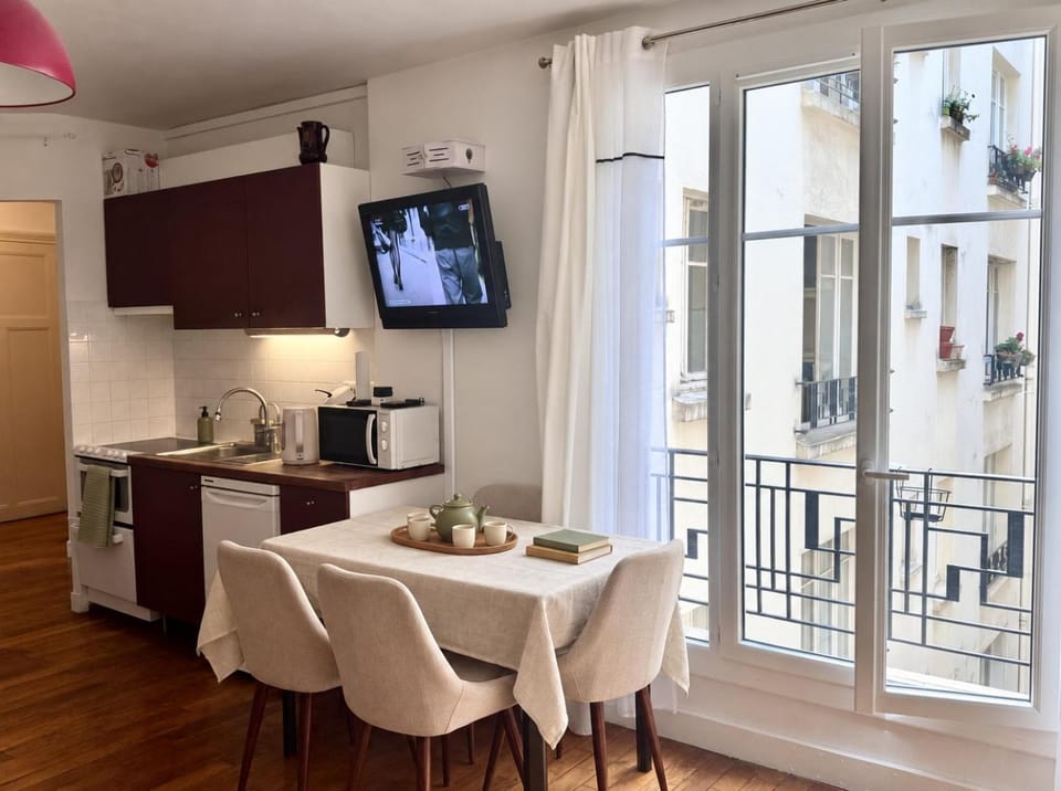 Le Brighton de la Bastille - Trendy Apartment in Vibrant 11ème Apartment in Paris