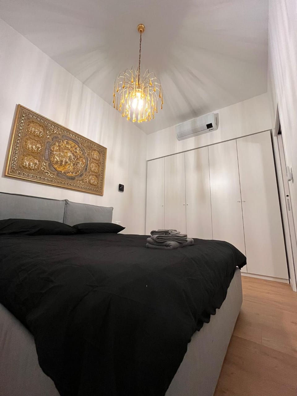 Bed, Photo of the whole room, Bedroom, wardrobe