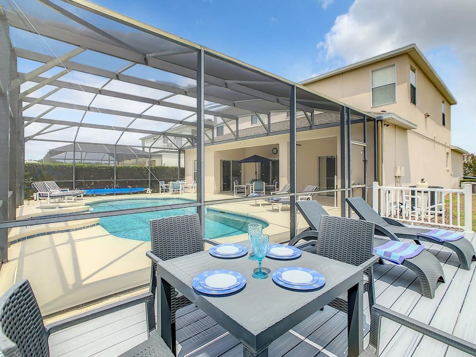 Extended Sun Deck with Private Pool in Gated Quiet Community House in Polk County