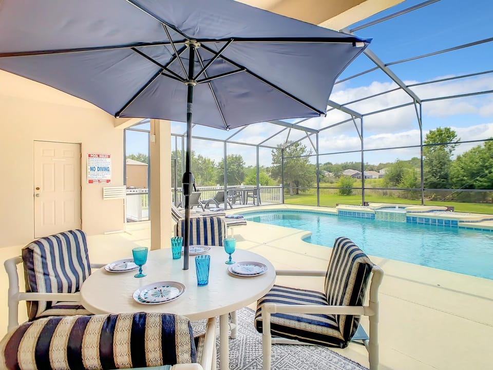 Extended Sun Deck with Private Pool in Gated Quiet Community House in Polk County