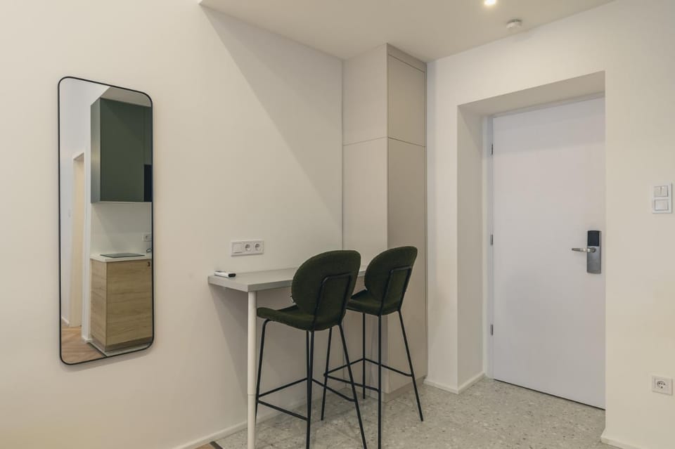 Property building, Dining area, internet