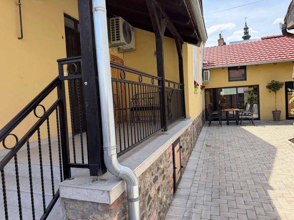 DANA GUEST HOUSE Villa in Novi Sad